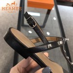 HERMES鞋子-003-6 專屬配長裙款專櫃鉚釘設計飾釦平底夾趾涼鞋