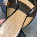 HERMES鞋子-002-2 專櫃新品進口牛皮搭配專櫃飾釦坡跟拖鞋