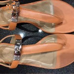 HERMES鞋子-003 專屬配長裙款專櫃飾釦平底夾趾涼鞋