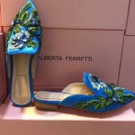 Alberta Ferretti-001-8 春夏秀場系列3D手工刺繡配牛仔布穆勒鞋拖鞋