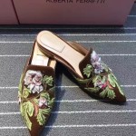 Alberta Ferretti-001-5 春夏秀場系列3D手工刺繡配牛仔布穆勒鞋拖鞋