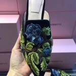 Alberta Ferretti-001-4 春夏秀場系列3D手工刺繡配牛仔布穆勒鞋拖鞋