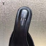LV鞋子-005-2 路易威登專櫃最新金屬LOGO高級牛漆皮方頭坡跟涼拖鞋