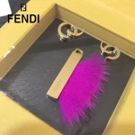 FENDI-024-19 專櫃新品ABCLICK系列原單I字母金屬搭配皮草掛飾可當首飾