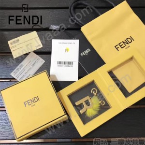 FENDI-024-11 專櫃新品ABCLICK系列原單R字母金屬搭配皮草掛飾可當首飾