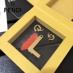 FENDI-024-16 專櫃新品ABCLICK系列原單L字母金屬搭配皮草掛飾可當首飾