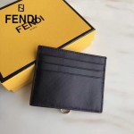 FENDI 0269 精緻小巧黑色原版牛皮金屬鉚釘6卡位卡片夾