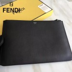 FENDI 0078SQP 百搭新款小怪獸眼睛金屬貼花黑色原版小牛皮休閒手拿包