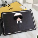 FENDI 0078 潮流新款老佛爺公仔造型原版小牛皮鉚釘設計休閒手拿包