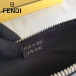 FENDI 0078SQP 百搭新款小怪獸眼睛金屬貼花黑色原版小牛皮休閒手拿包