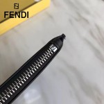 FENDI 0078SQP 百搭新款小怪獸眼睛金屬貼花黑色原版小牛皮休閒手拿包