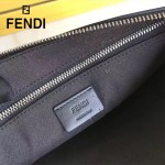 FENDI 0078 潮流新款老佛爺公仔造型原版小牛皮鉚釘設計休閒手拿包