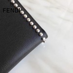 FENDI 0363-18 高檔新品老佛爺公仔造型原單小牛皮鉚釘設計休閒手拿包