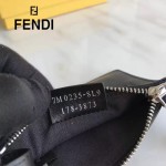 FENDI 0235-SL9 小巧纖薄無語表情貼片黑色原版牛皮拉鏈零錢包鑰匙包