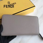 FENDI 0212-2 專櫃最新鉚釘裝飾卡其色原版牛皮長款拉鏈錢包