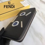 FENDI 0233SL9-2 商務型男無語表情貼片黑色原版牛皮多功能錢包
