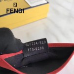 FENDI 0234SL9 輕便小巧無語表情貼片紅色原版小牛皮卡片夾
