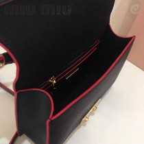 MIUMIU 5BD025-2 人氣熱銷黑色原版山羊紋牛皮單肩斜挎包四方包