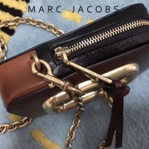 Marc Jacobs-002-3 秋冬新Hotshot大版金屬雙J扣吸晴豎形相機包