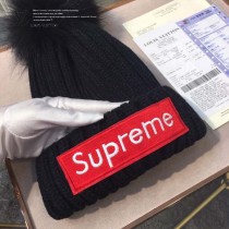 LV帽子-1-2 supreme合作款刺繡針織超大狐狸毛球毛線帽