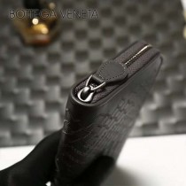 BV-V85318 經典款手工編織刺繡圖案拉鏈款胎牛皮手包