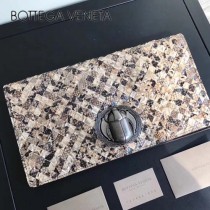 BV-8301 南非大蟒蛇皮純手工編織旋轉扣手包