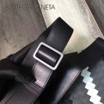 BV-99026-2 官網同步原單胎牛皮拼色男士斜挎包