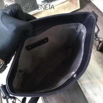 BV-99026-4 官網同步原單胎牛皮拼色男士斜挎包