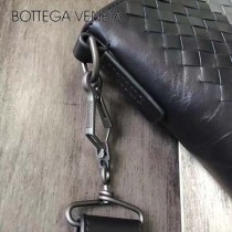 BV-99026-2 官網同步原單胎牛皮拼色男士斜挎包