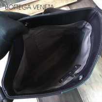 BV-99026 官網同步原單胎牛皮拼色男士斜挎包