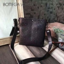 BV-99026-4 官網同步原單胎牛皮拼色男士斜挎包