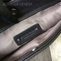 BV-99026-4 官網同步原單胎牛皮拼色男士斜挎包