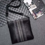 BV-Au0079-4 新款拼色進口胎牛皮郭濤同款刺繡男士斜挎包