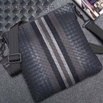 BV-Au0079 新款拼色進口胎牛皮郭濤同款刺繡男士斜挎包