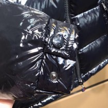 Moncler衣服-07 蒙口秋冬經典瑪雅款可拆卸連帽羽絨服