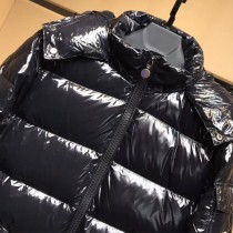 Moncler衣服-07 蒙口秋冬經典瑪雅款可拆卸連帽羽絨服