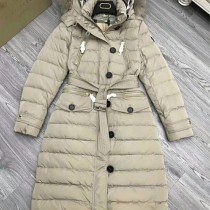 burberry衣服-04 巴寶莉專櫃限量版北美郊狼毛領長款羽絨外套