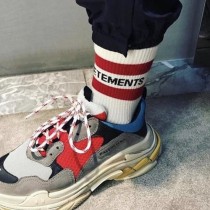 Balenciaga鞋子-04-5 權志龍同款Triple-S Sneaker時裝復古情侶款厚底做舊球鞋