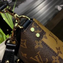 LV-M43517 原單2018年早春系列特色設計經典原單日式BENTO BOX 水桶包