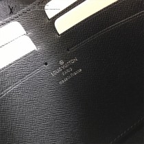 LV-M63039 路易威登新款時尚2018春夏時裝秀的Split系列POCHETTE VOYAGE中號手袋