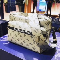 LV-M43859 路易威登新款時尚原單MESSENGER出自男裝藝術總監Kim Jones之手的新款Messenger小號郵差包