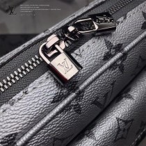 LV-M43859 路易威登新款時尚原單MESSENGER出自男裝藝術總監Kim Jones之手的新款Messenger小號郵差包