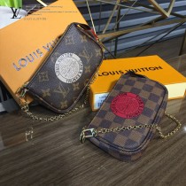 LV-M60153 路易威登新款時尚原版皮老花臺灣原產精美徽章彩繪圖案小挎包