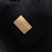 LV-M43587 路易威登新款時尚經典原單DUFFLE手袋春夏系列中備受鐘愛的Duffle手袋可手提 可肩背