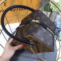 LV-M43589 路易威登新款時尚原單SQUARE手袋本季造型必備配飾金色鏈條包