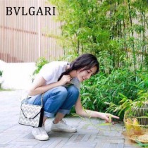 Bvlgari原單-283995 寶格麗原單新款同色系柳釘人字紋圖案小牛皮翻蓋包