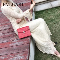 BVLGARI 35107-2 人氣新品原單胎牛皮鏈條鎖扣設計單肩斜挎包