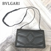 BVLGARI 38102-11 潮流新品衍縫網格設計原單黃銅蛇頭扣單肩斜挎包