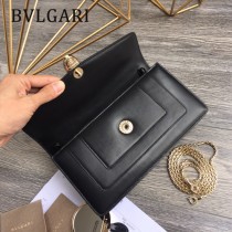 Bvlgari-37044 寶格麗時尚新款細膩柔軟皮質純銅式的五金鏈條蛇頭包