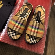 Burberry鞋子-02 巴寶莉專櫃新款同步男女款霓虹Vintage格紋加厚底拖鞋